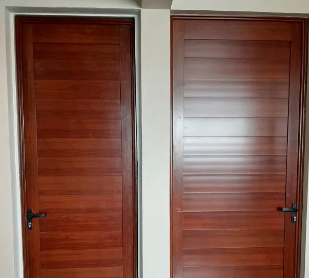 pintu kamar mandi aluminium coklat alami