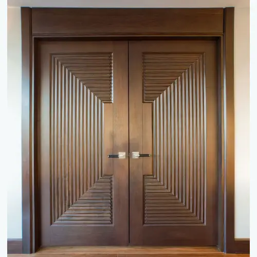 Pintu Dua Daun dengan Ukiran Geometris