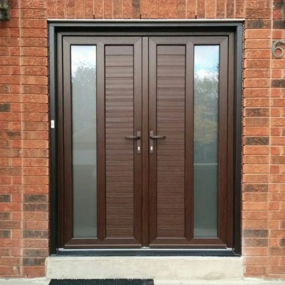 Pintu Aluminium Coklat dengan Kaca Samping
