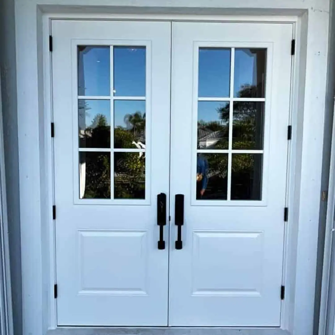 Pintu Aluminium Putih Model Klasik