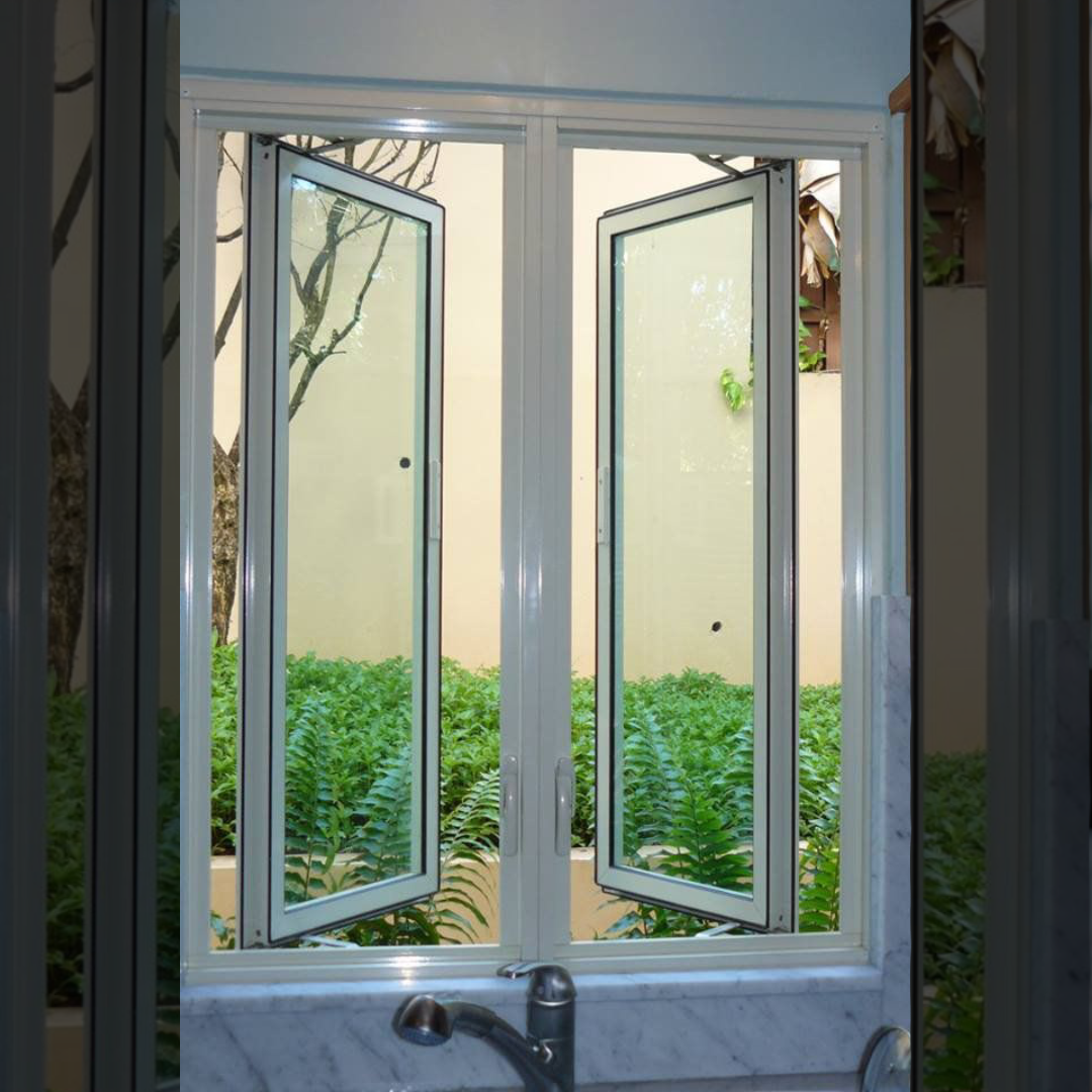 Jendela Putih Double Bukaan Samping