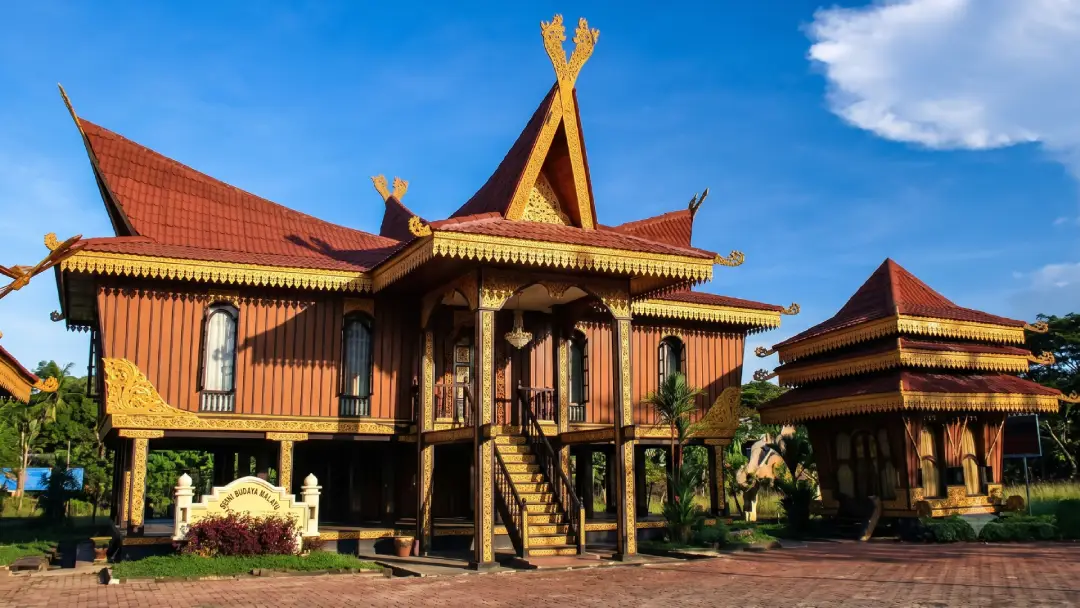 Apa Nama Rumah Adat Riau? Pelajari di Sini Selengkapnya!