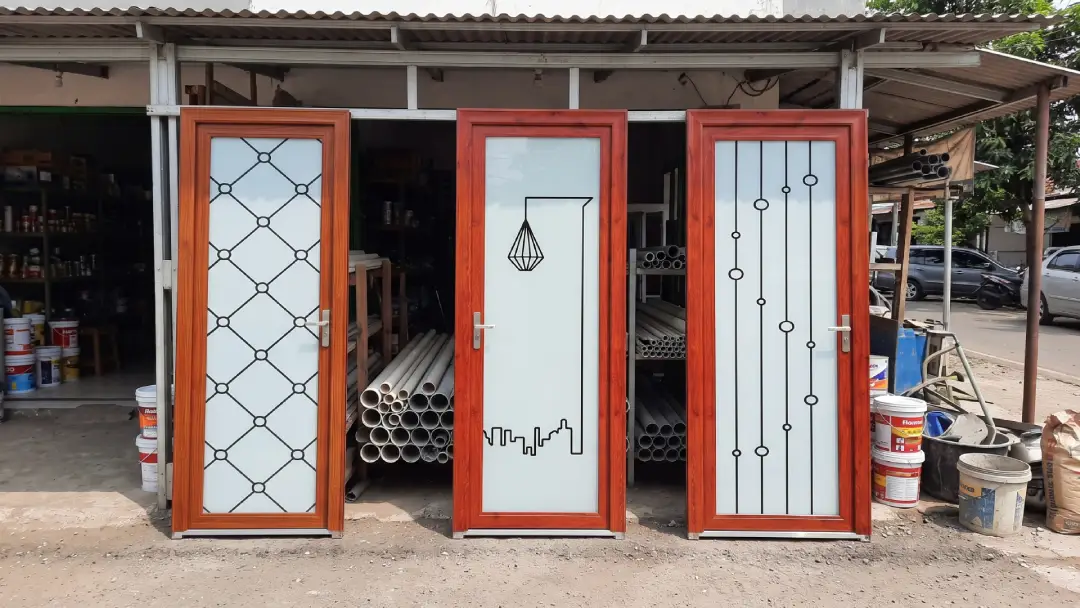 pintu kamar mandi ukuran 70x200 warna coklat fortress aluminos