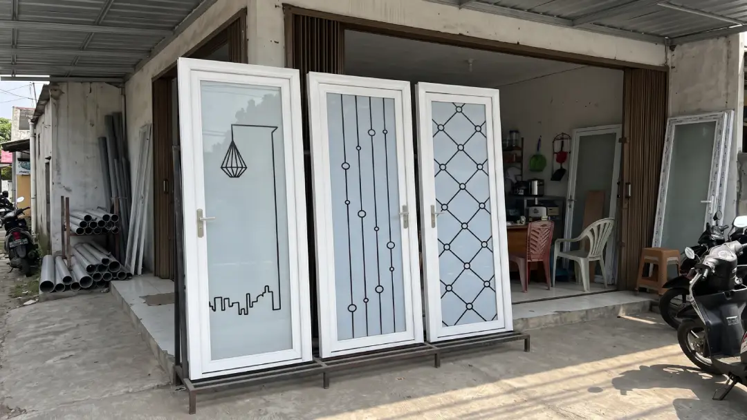 harga pintu kamar mandi aluminium putih fortress aluminos